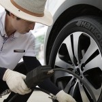 [사진자료2] 승용차용 타이어 점검