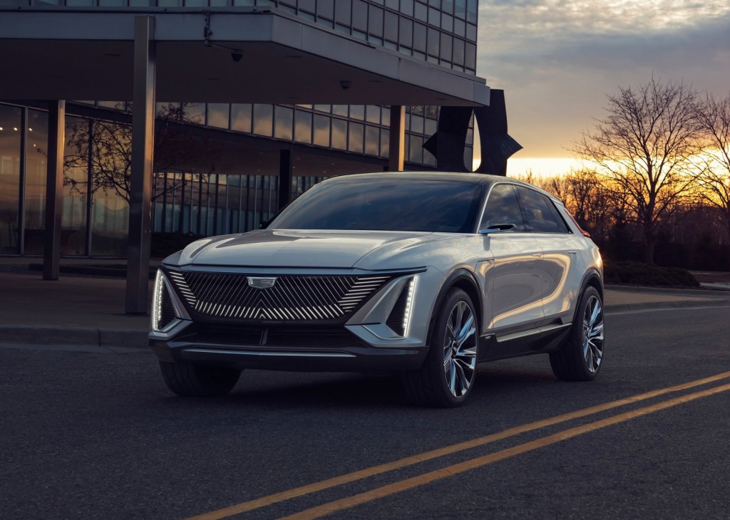 Cadillac-Lyriq_Concept-2020-1600-02