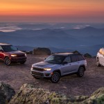 (Left to right) All-new 2022 Jeep® Grand Cherokee Trailhawk, 202
