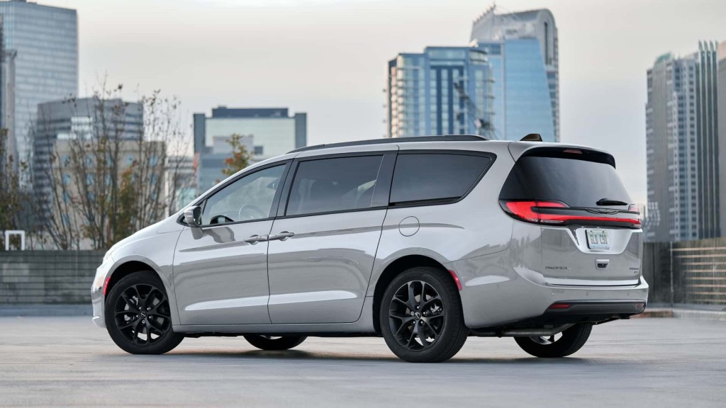 2024-chrysler-pacifica (5)