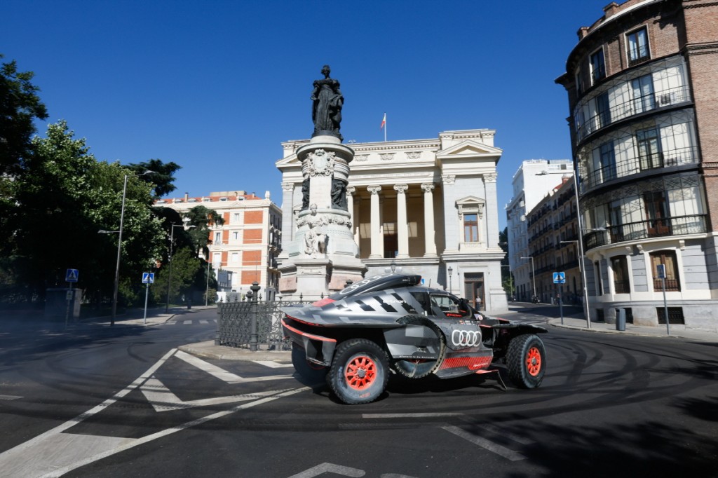 Audi RS Q e-tron (Team Audi Sport), Carlos Sainz/Lucas Cruz