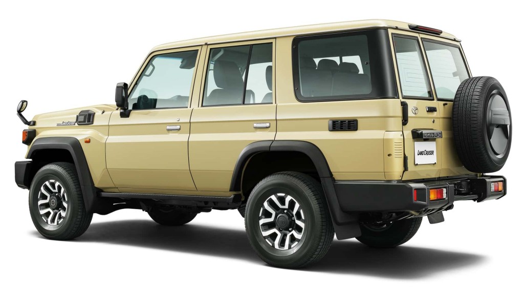 2024-toyota-land-cruiser-70-series-jdm (4)