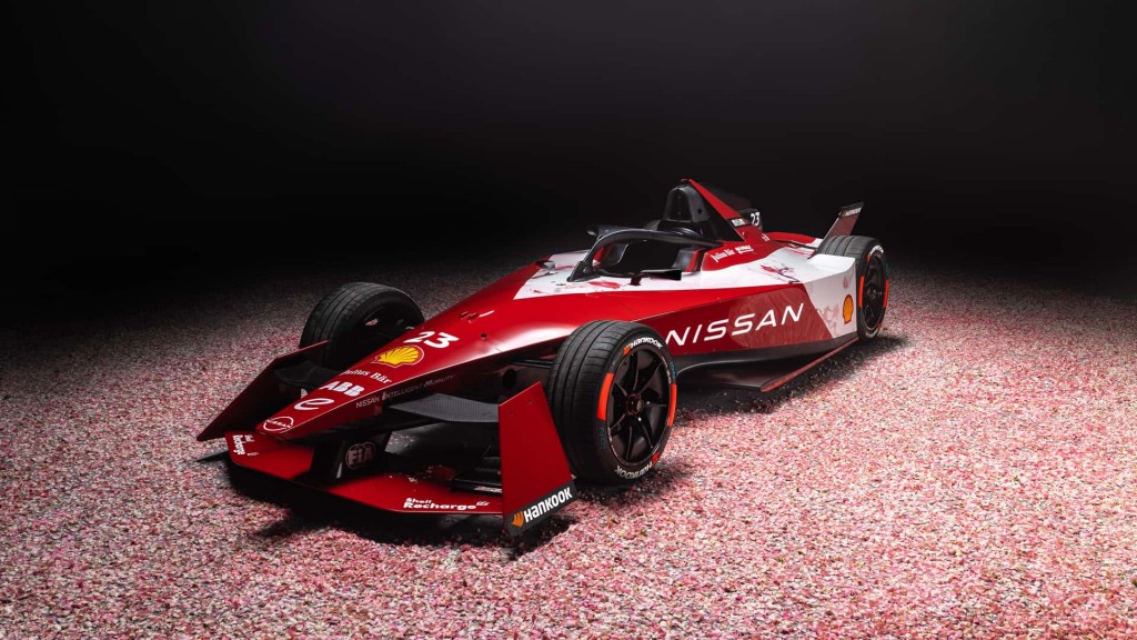 nissan-e-4orce-04-formula-e-race-car