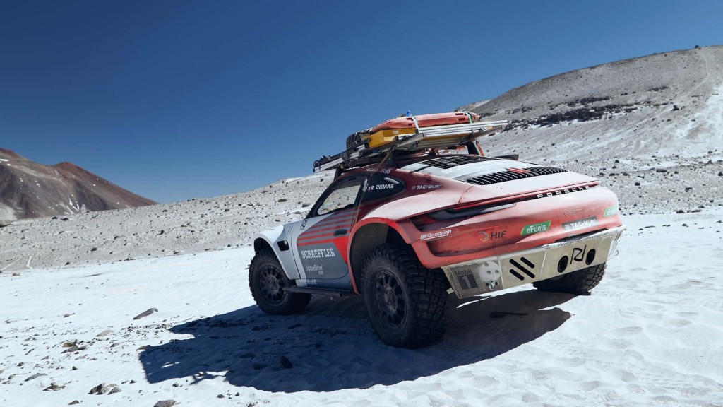 porsche-911-sets-altitude-world-record (4)