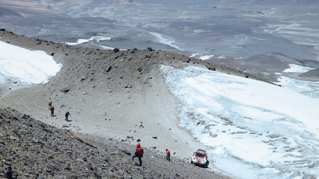 porsche-911-sets-altitude-world-record (9)