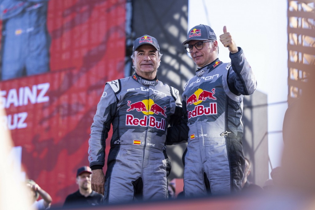 Carlos Sainz, Lucas Cruz