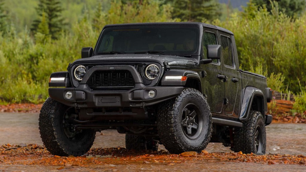 2024-jeep-gladiator-willys-with-aev-upfit