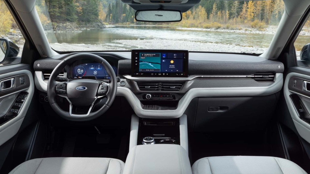 2025-ford-explorer-platinum-interior (1)