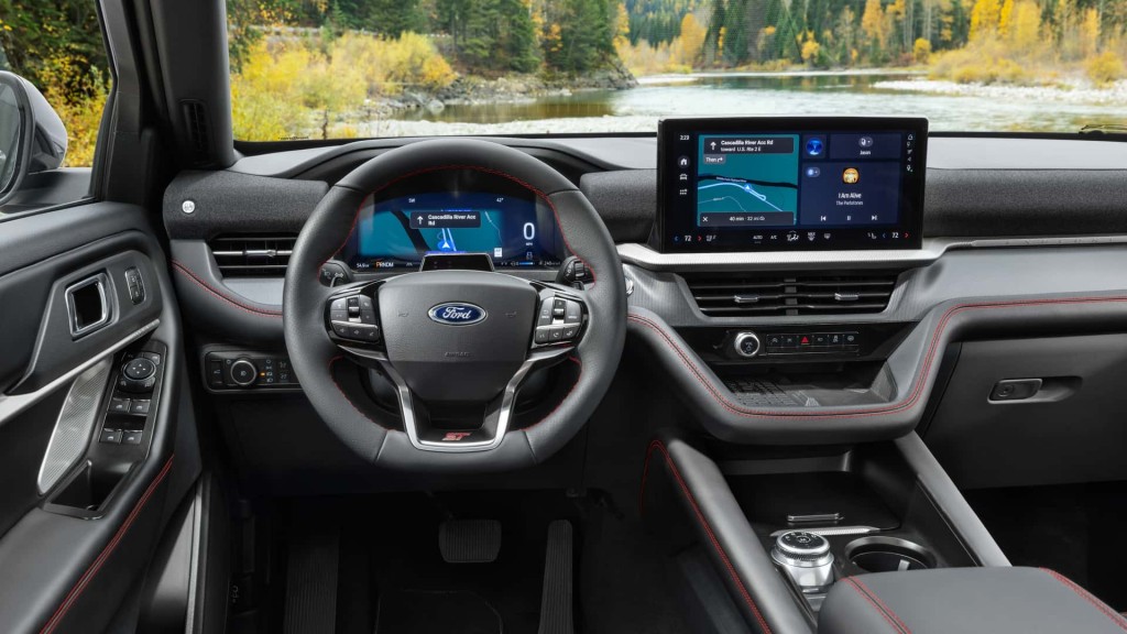 2025-ford-explorer-st-interior (1)