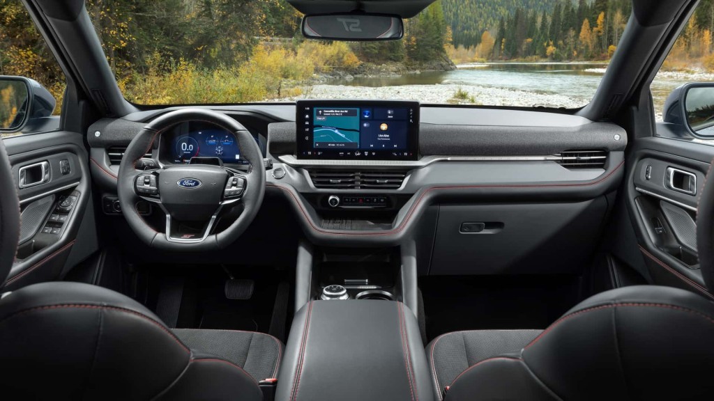 2025-ford-explorer-st-interior