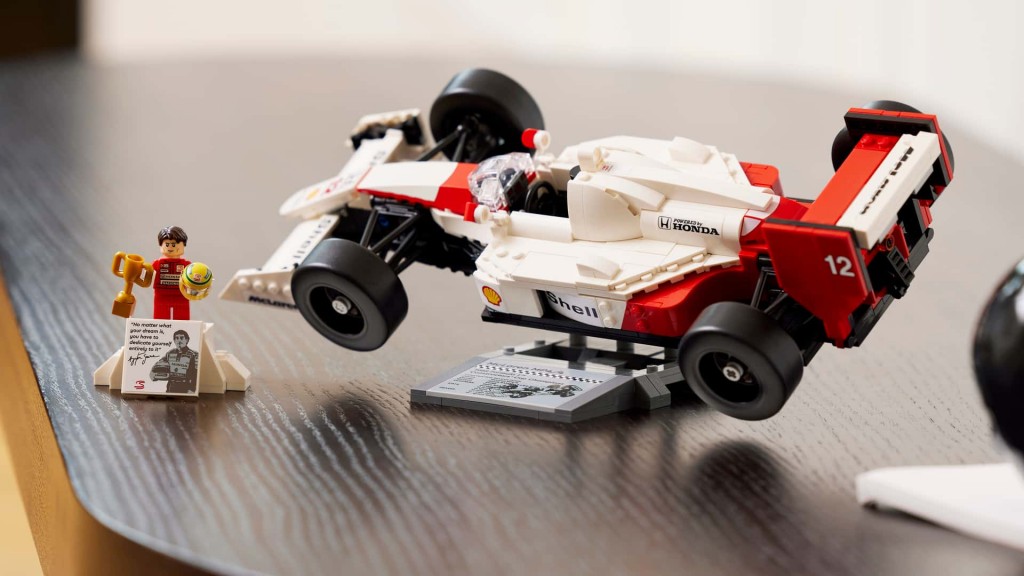 lego-mclaren-mp4-4-with-ayrton-senna-figure (5)