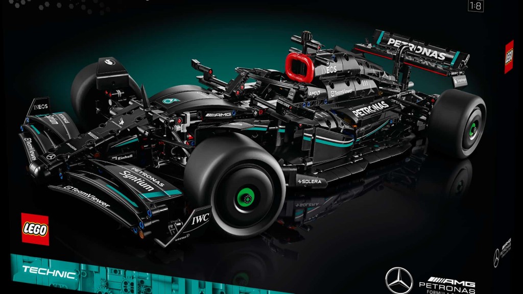 lego-technic-mercedes-amg-f1-w14-e-performance (1)