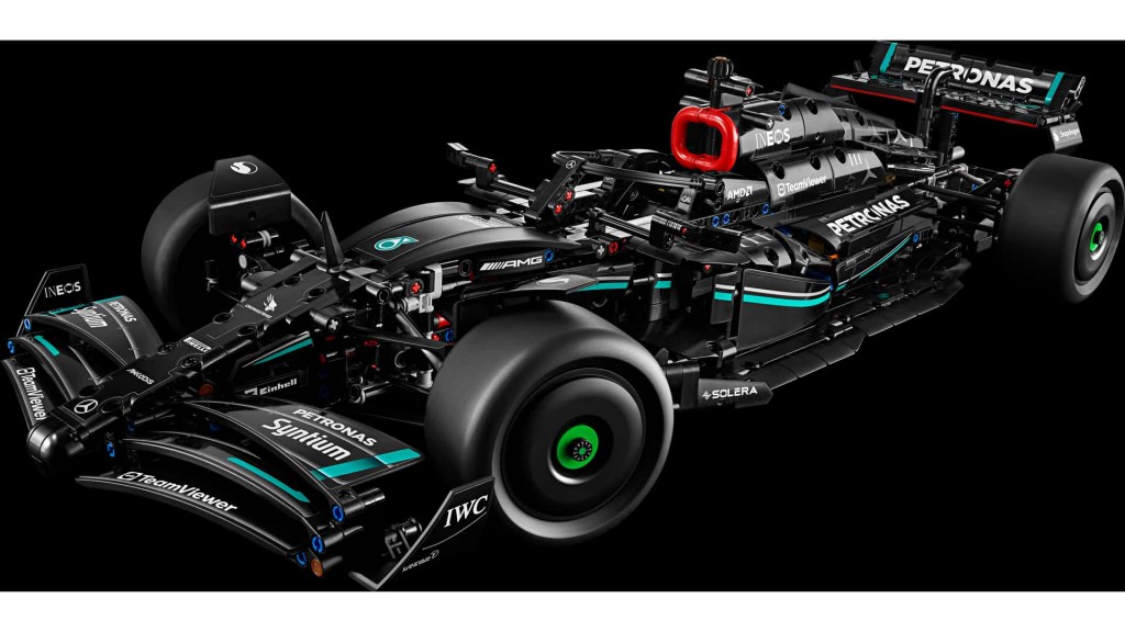 lego-technic-mercedes-amg-f1-w14-e-performance