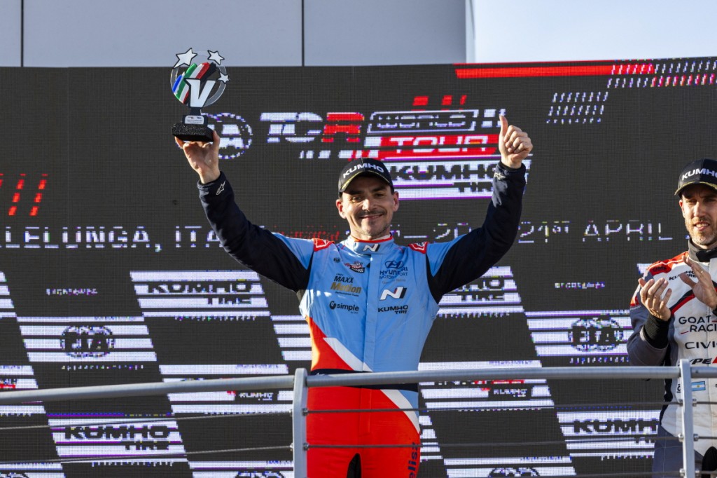 [크기변환](사진자료 1) 현대자동차 '더 뉴 아반떼 N TCR', '2024 TCR 월드투어' 개막전 우승
