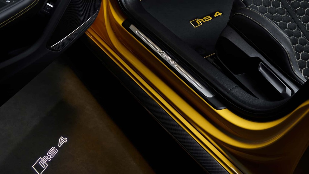 audi-rs-4-avant-edition-25-years-2024 (17)