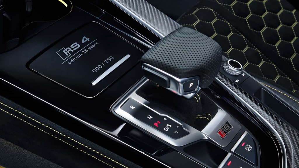 audi-rs-4-avant-edition-25-years-2024 (18)