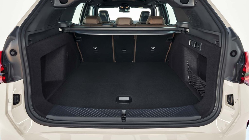 2025-bmw-x3-m50-xdrive (4)