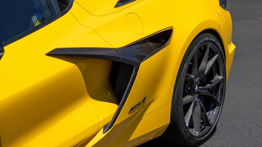 2025-chevrolet-corvette-zr1 (8)