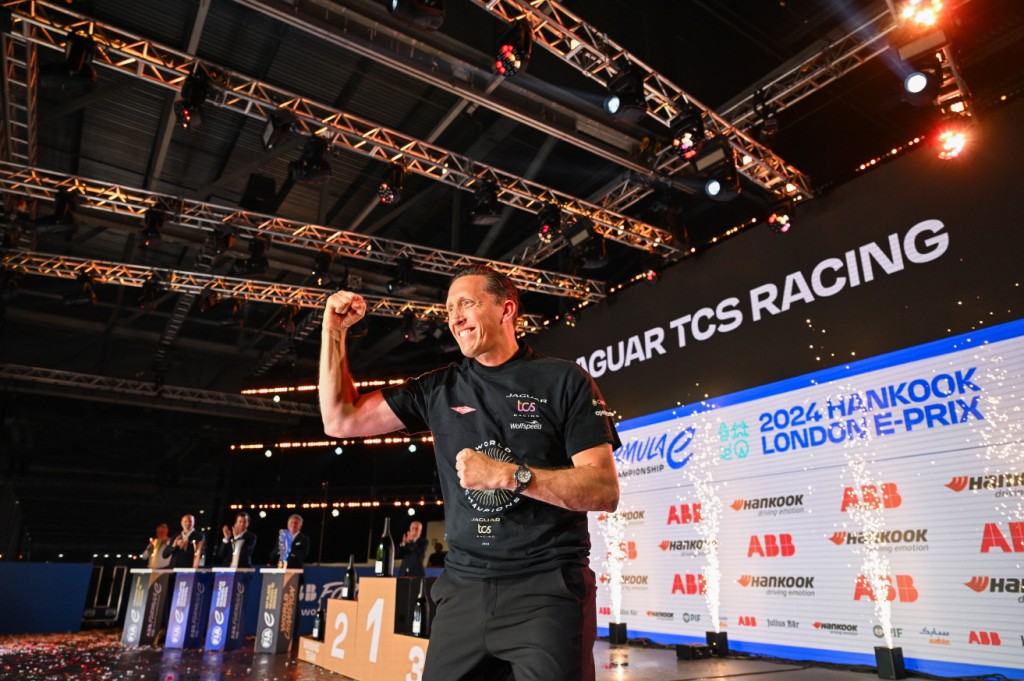 사진자료_재규어 TCS 레이싱, 2024 ABB FIA 포뮬러 E 팀 월드 챔피언십 우승 (2)